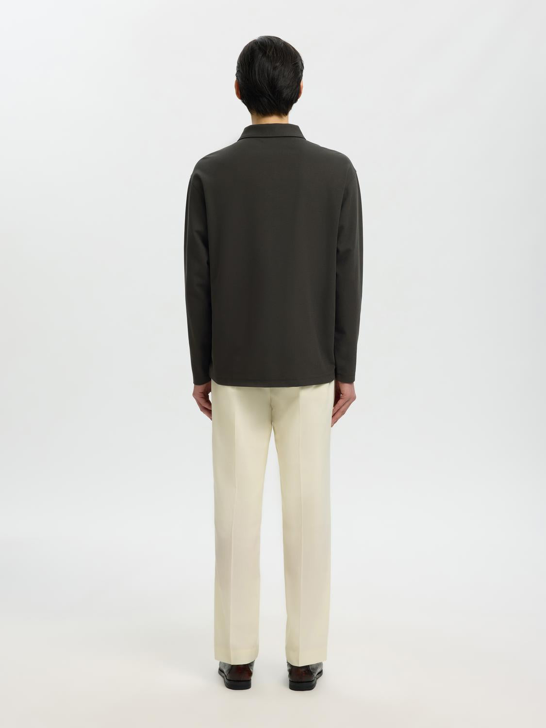 model_shot-back